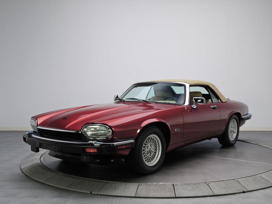  Jaguar XJ-S Convertible 1975 года  (фото 14 из 30)